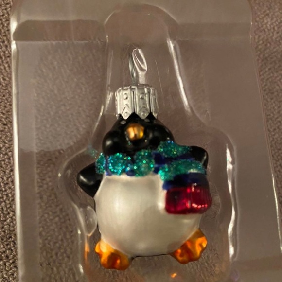 Hallmark Hand-Blown Glass Ornament Li'l Roly-Poly Penguin - Picture 3 of 7